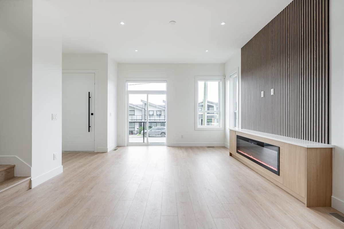 Living Room Photo of 101 957 Edgar Avenue, Coquitlam, BC
