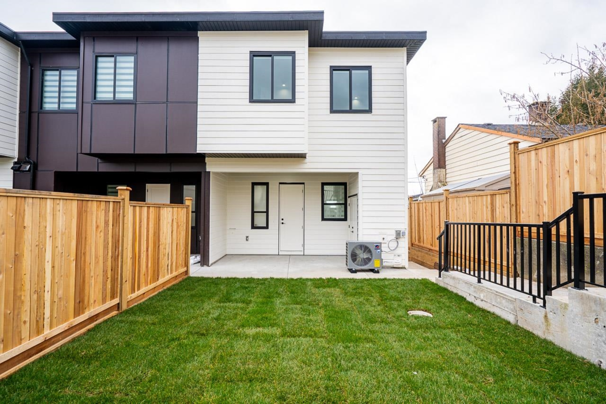 Staircase Photo of 101 957 Edgar Avenue, Coquitlam, BC