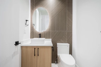 Primary Bathroom Photo of 101 957 Edgar Avenue, Coquitlam, BC