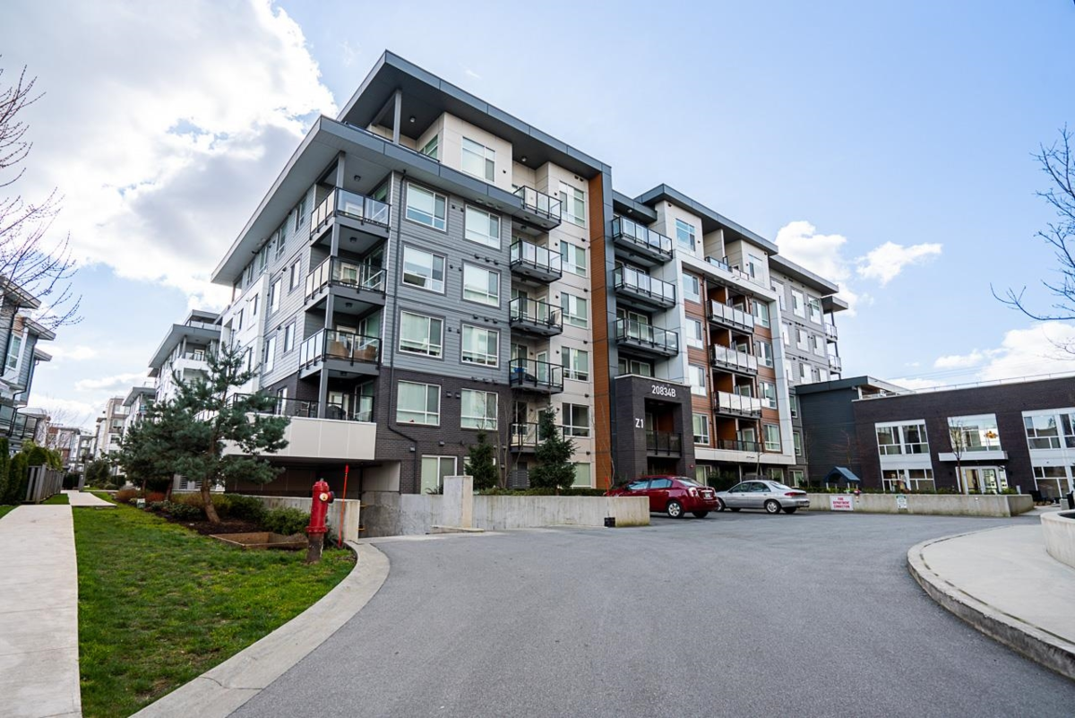 Living Room Photo of B204 20834 80th Avenue, Langley, BC