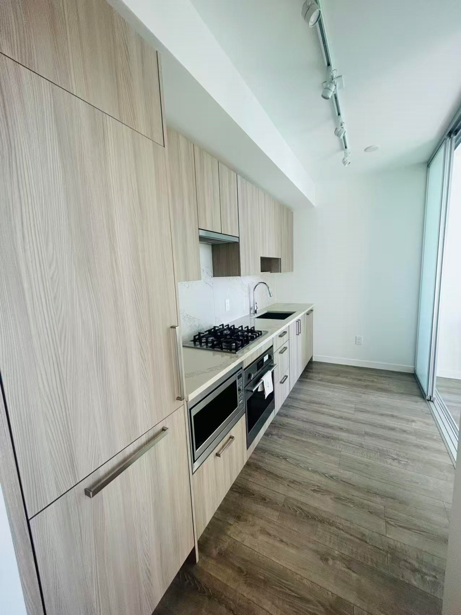 Kitchen Island Photo of 1301 13350 Central Avenue, Surrey, BC