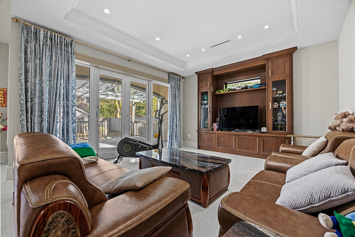 Kitchen Photo of 6886 Angus Drive, Vancouver, BC