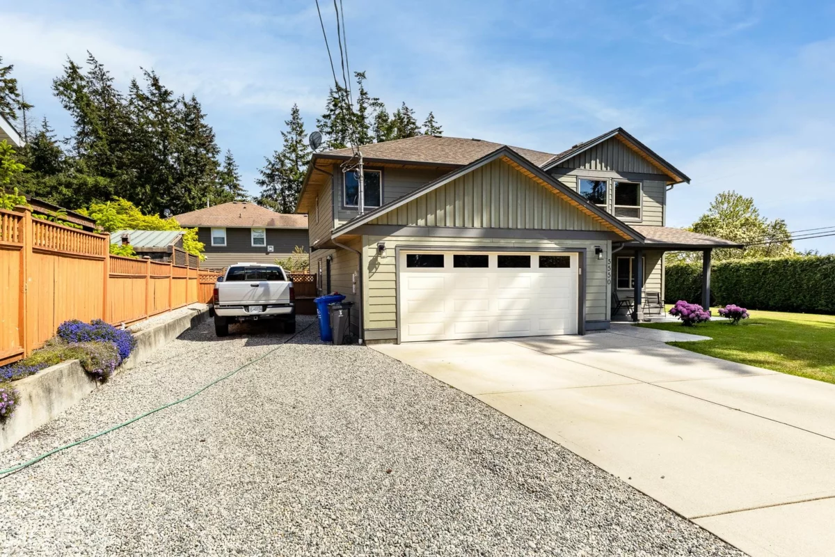 Living Room Photo of 5550 Winter Road, Sechelt, BC