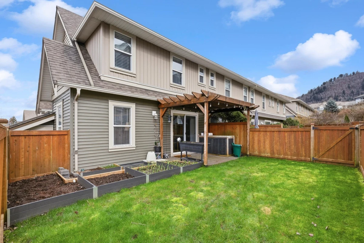 Family Room Photo of 15 5648 Promontory Road, Chilliwack, BC