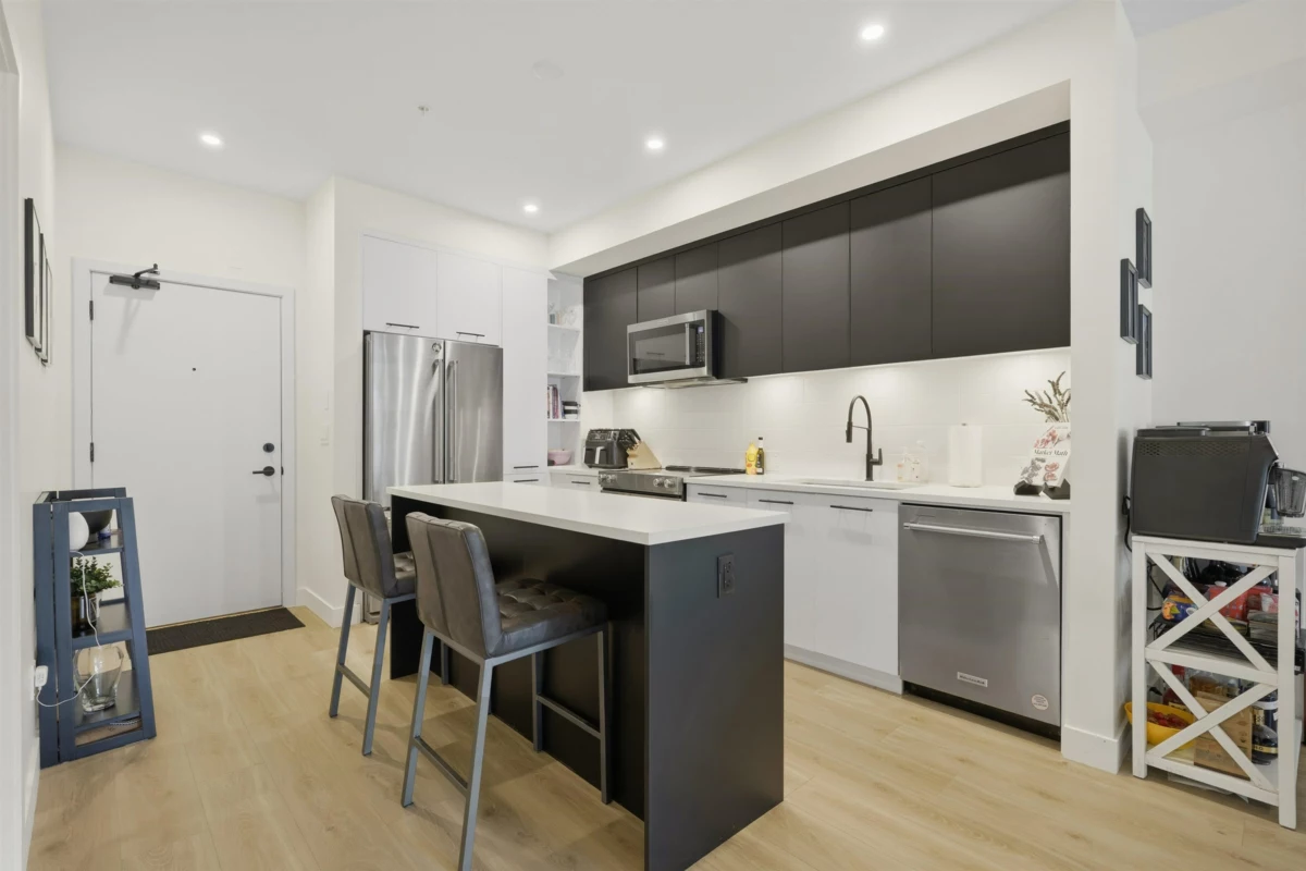 Dining Area Photo of 227 2635 King George Boulevard, Surrey, BC