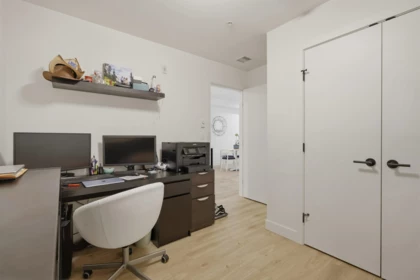 Guest Bathroom Photo of 227 2635 King George Boulevard, Surrey, BC