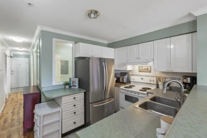 Kitchen Island Photo of 202 868 Kingsway Way, Vancouver, BC