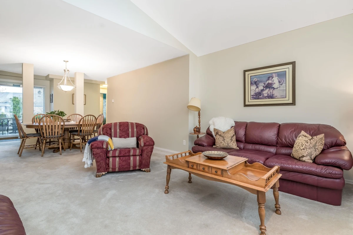 Dining Area Photo of 216 13895 102 Avenue, Surrey, BC