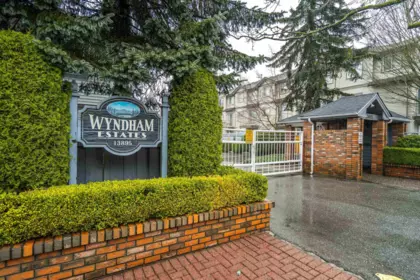 216 13895 102 Avenue, Surrey, BC, Surrey — Townhouse for sale