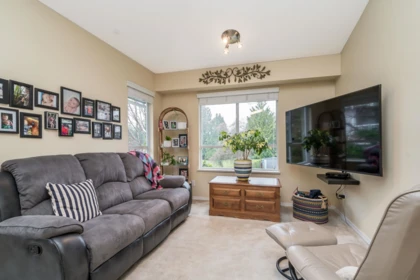 Guest Bathroom Photo of 216 13895 102 Avenue, Surrey, BC
