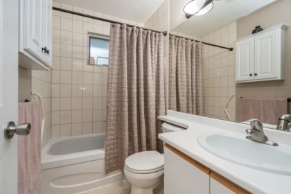 Mudroom Photo of 216 13895 102 Avenue, Surrey, BC