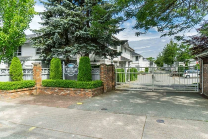 Swimming Pool Photo of 216 13895 102 Avenue, Surrey, BC