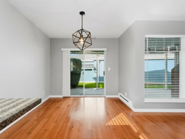 Primary Bathroom Photo of 113 14271 18a Avenue, Surrey, BC