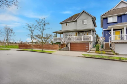 Staircase Photo of 6371 London Road, Richmond, BC