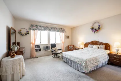Laundry Room Photo of 16156 94a Avenue, Surrey, BC
