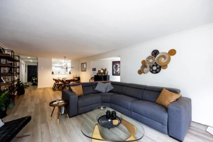 303 1500 Ostler Court, North Vancouver, BC, North Vancouver — Apartment/Condo for sale