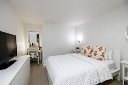 Office / Den Photo of 303 1500 Ostler Court, North Vancouver, BC