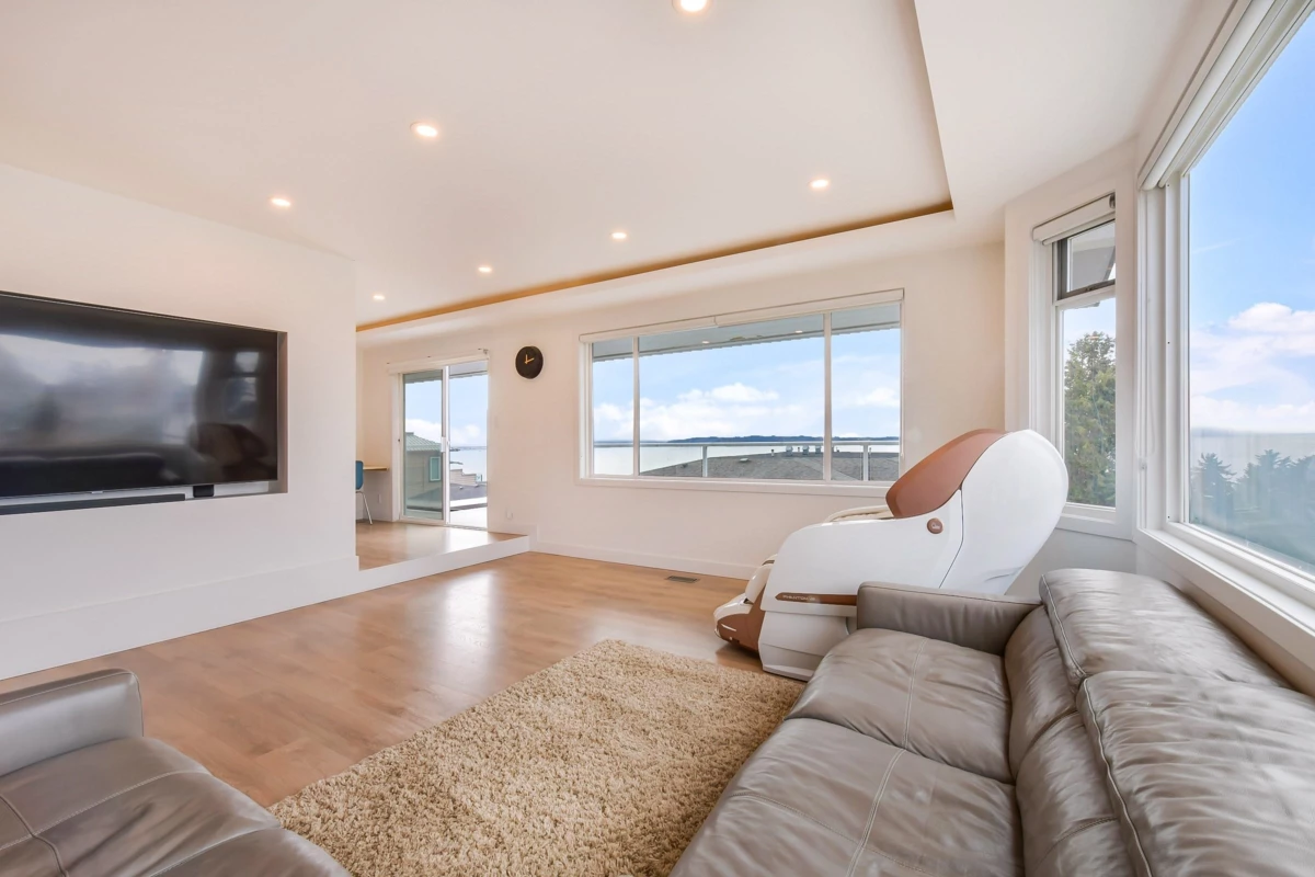 Family Room Photo of 1388 Kerfoot Road, White Rock, BC