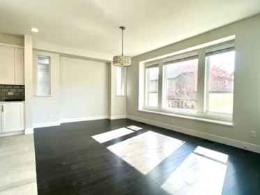 Loft / Bonus Room Photo of 16756 17b Avenue, Surrey, BC