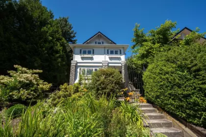 Garden / Landscaping Photo of 2575 W 3rd Avenue, Vancouver, BC