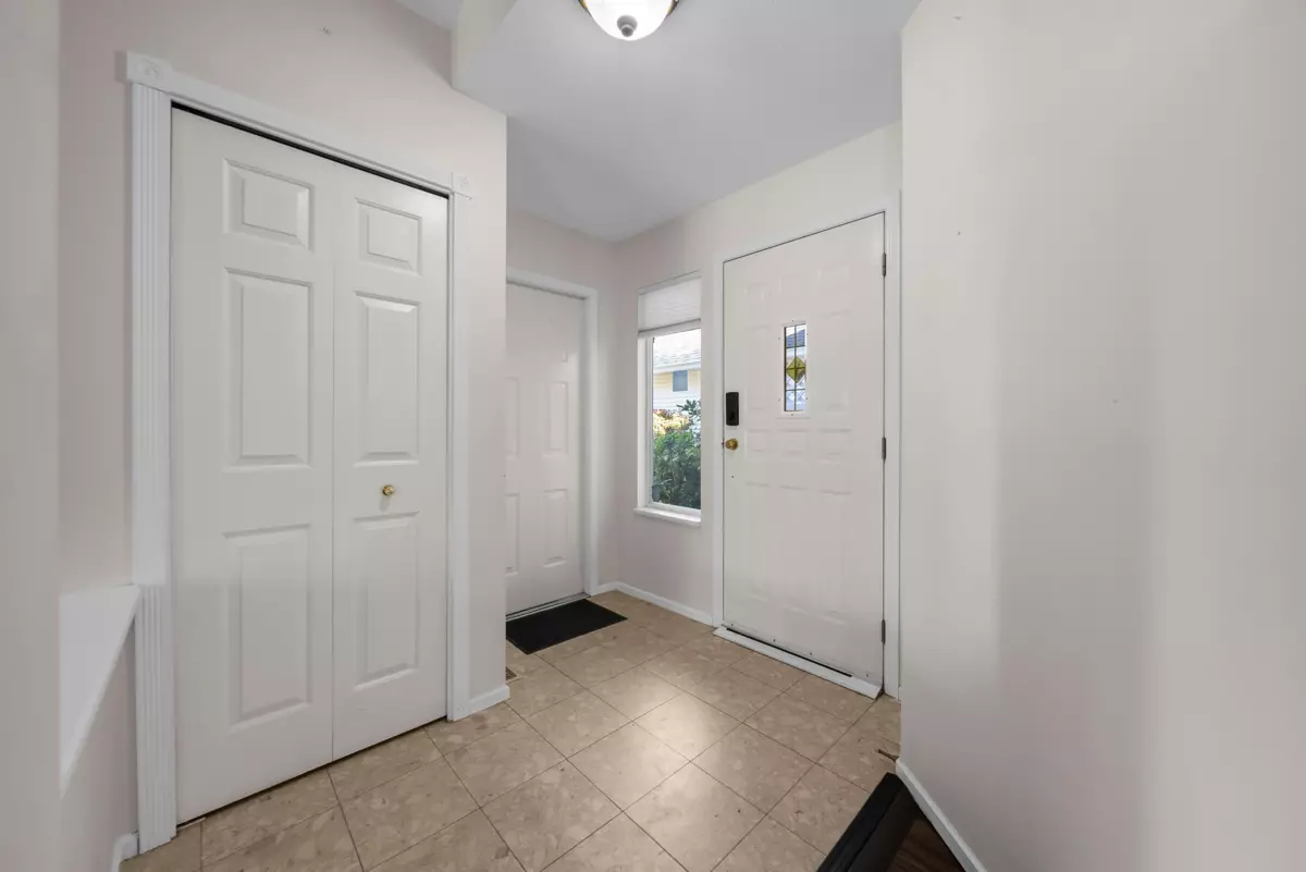 Dining Area Photo of 31 19649 53 Avenue, Langley, BC