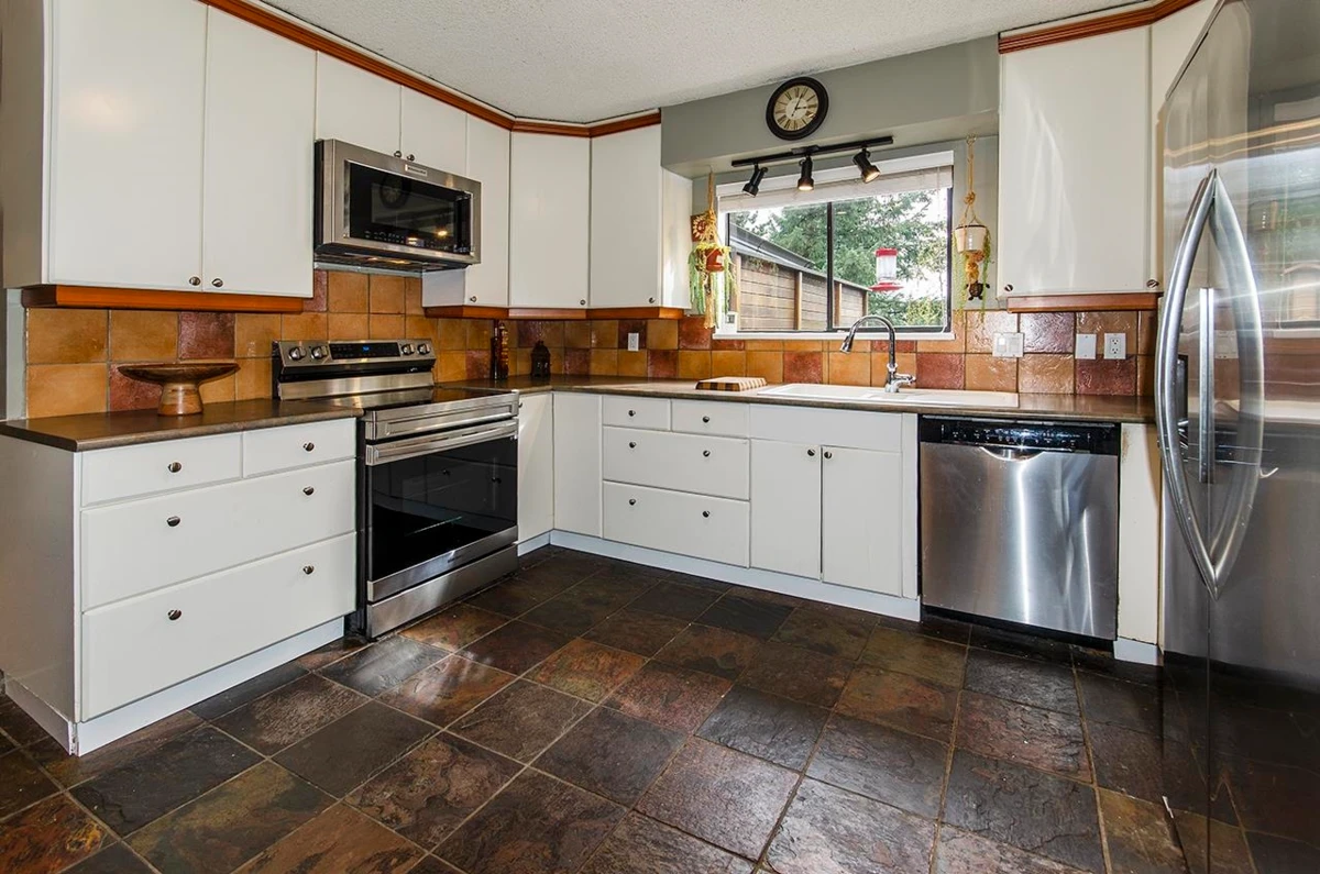 Dining Area Photo of 343 Dartmoor Drive, Coquitlam, BC