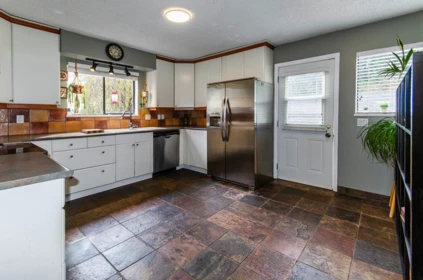 Kitchen Photo of 343 Dartmoor Drive, Coquitlam, BC