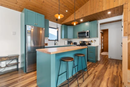 71449 Old Yale Princeton Highway, Hope, BC, Hope — Single Family Residence for sale