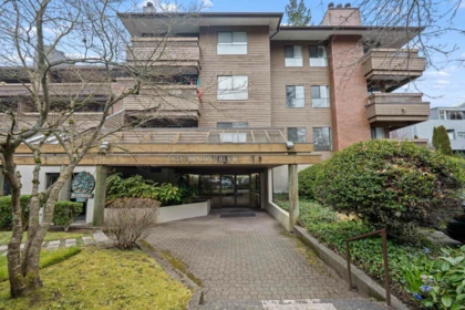 Entry Foyer Photo of 125 7431 Minoru Boulevard, Richmond, BC