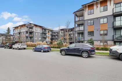 327 7506 199a Street, Langley, BC, Langley — Apartment/Condo for sale