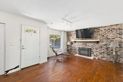Entry Foyer Photo of 986 Porter Street, Coquitlam, BC