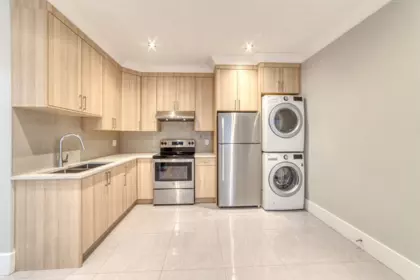 Hot Tub / Spa Photo of 7102 Bridge Street, Richmond, BC