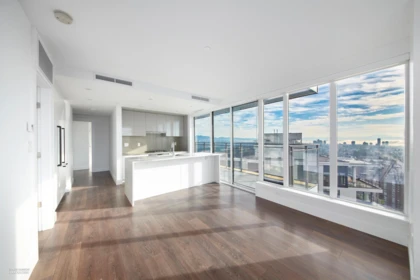 3202 4711 Hazel Street, Burnaby, BC, Burnaby — Apartment/Condo for sale