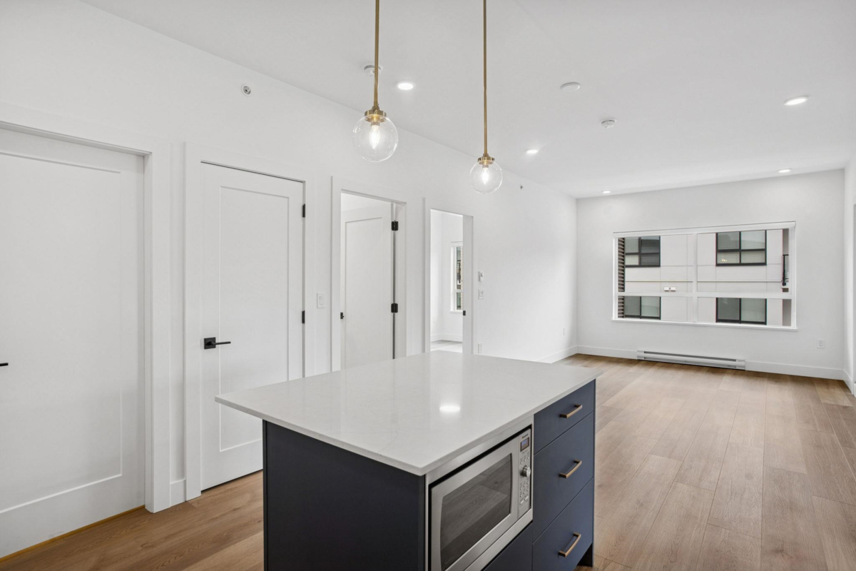 Living Room Photo of 305 20286 72b Avenue, Langley, BC