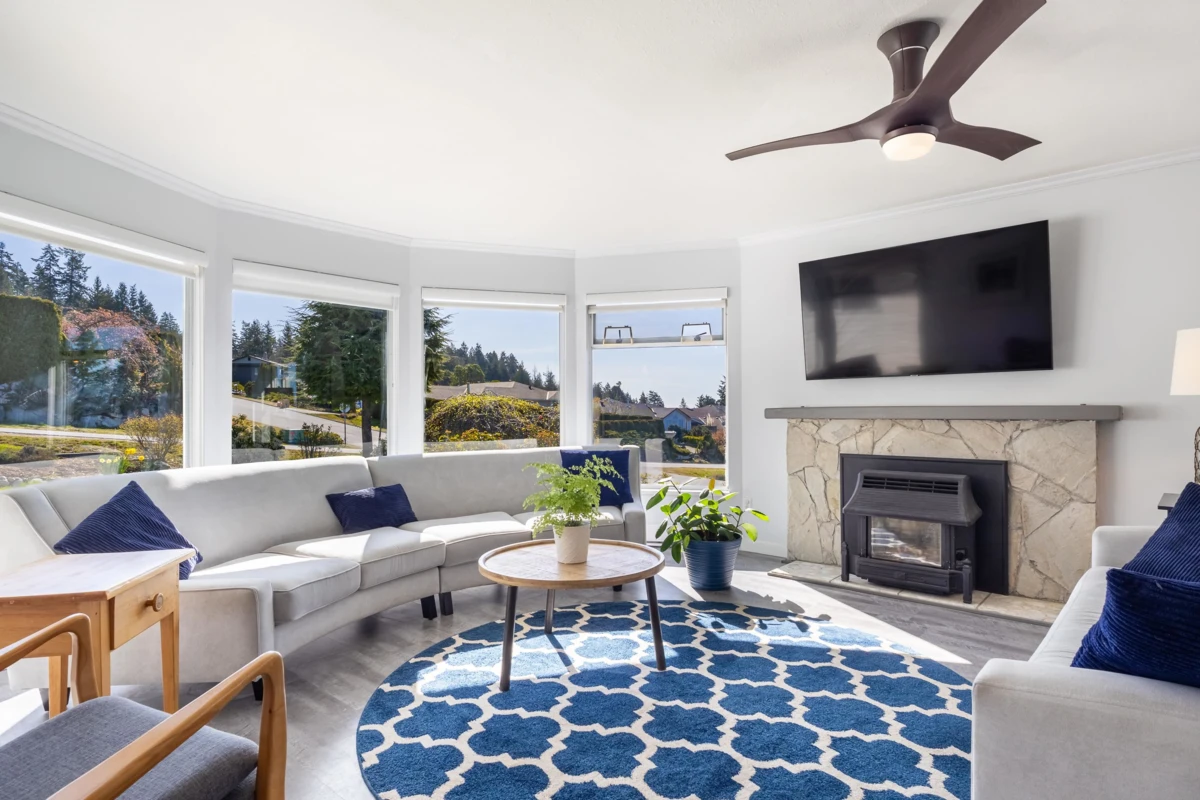 Dining Area Photo of 5007 Laurel Avenue, Sechelt, BC