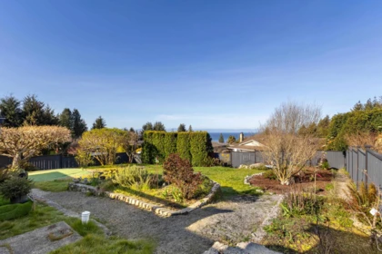 Staircase Photo of 5007 Laurel Avenue, Sechelt, BC