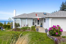5007 Laurel Avenue, Sechelt, BC