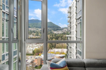 2301 3008 Glen Drive, Coquitlam, BC, Coquitlam — Apartment/Condo for sale