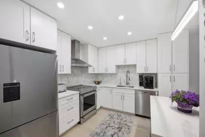 Kitchen Photo of 1326 W 7th Avenue, Vancouver, BC