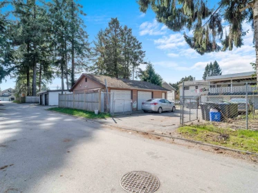Kitchen Photo of 10038 10040 128 Street, Surrey, BC