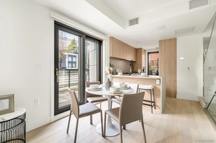 Kitchen Island Photo of 6322 Oak Street, Vancouver, BC