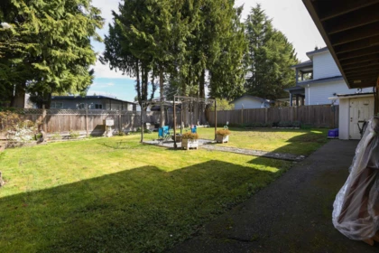 Garden / Landscaping Photo of 11415 72a Avenue, Delta, BC