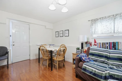 Hallway Photo of 11415 72a Avenue, Delta, BC