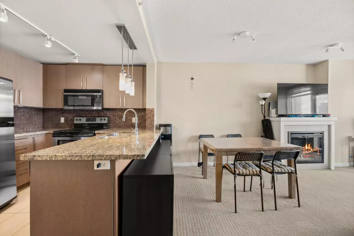 Family Room Photo of 3503 888 Carnarvon Street, New Westminster, BC