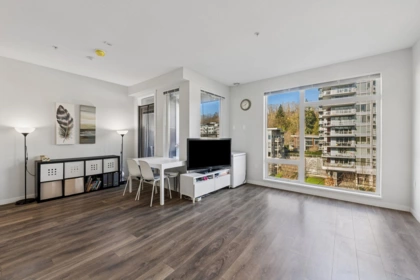 Kitchen Island Photo of 510 3289 Riverwalk Avenue, Vancouver, BC