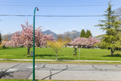 Garden / Landscaping Photo of 2880 Oxford Street, Vancouver, BC