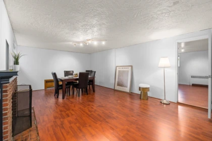 Mudroom Photo of 2880 Oxford Street, Vancouver, BC