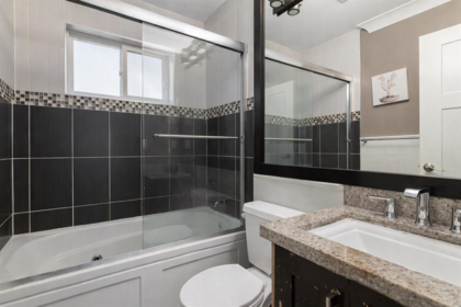 Breakfast Nook Photo of 8363 Victoria Drive, Vancouver, BC