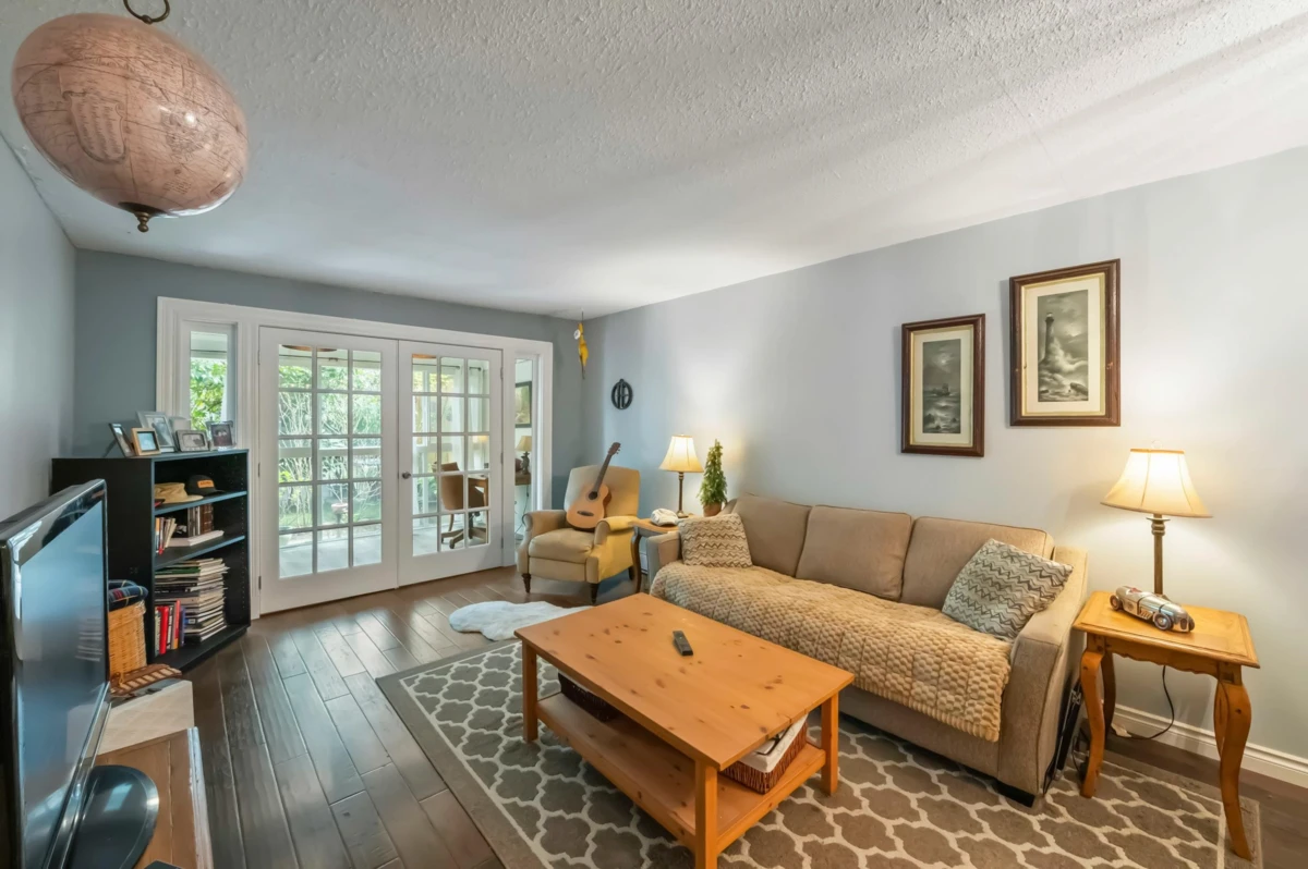 Dining Area Photo of 104 33464 George Ferguson Way, Abbotsford, BC