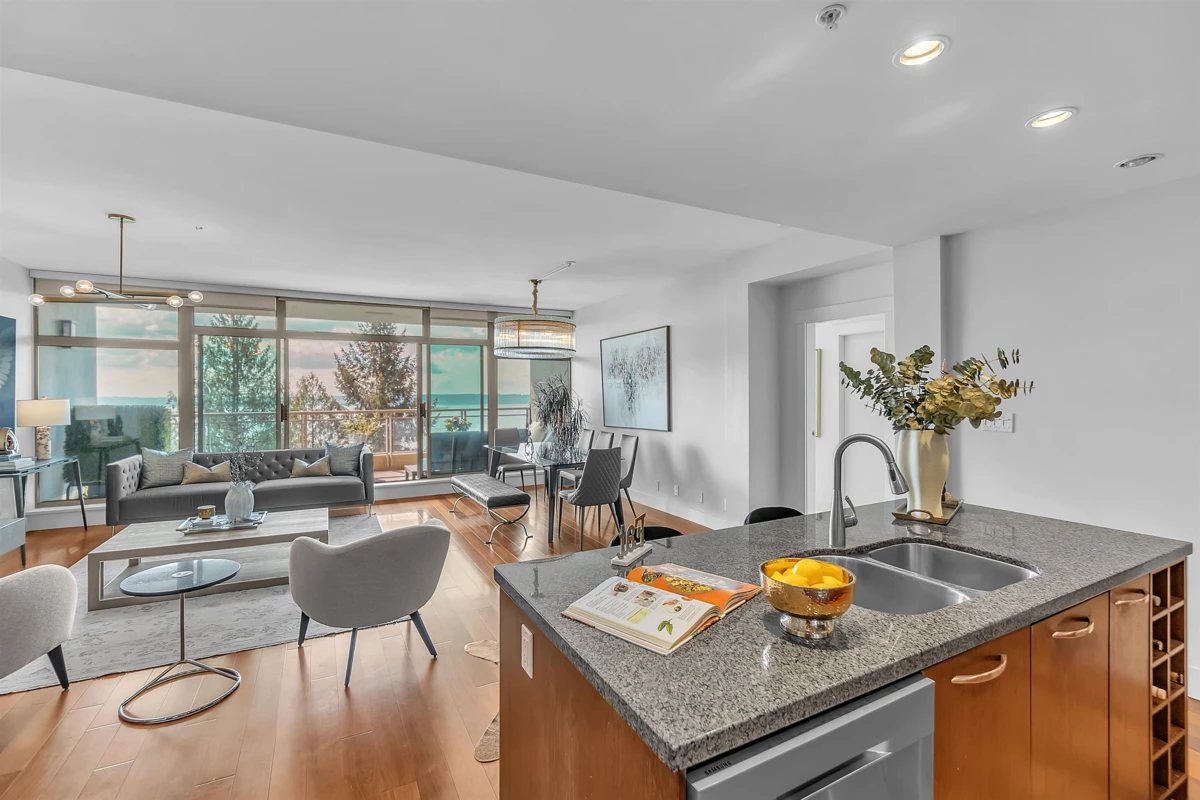 Family Room Photo of 702 3335 Cypress Place, West Vancouver, BC